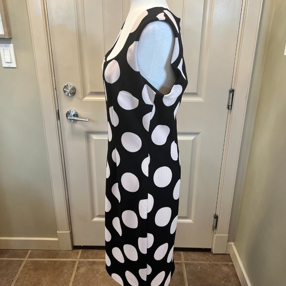 Le Chateau Ladies Dress - Picture 2 of 6